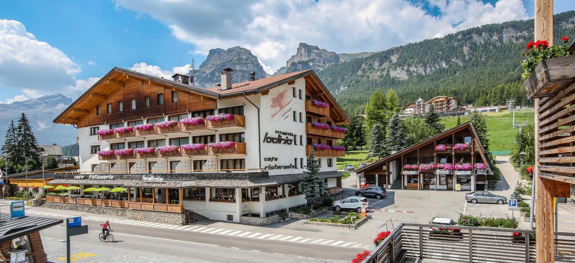 Hotel Ladinia La Villa  Dış mekan fotoğraf