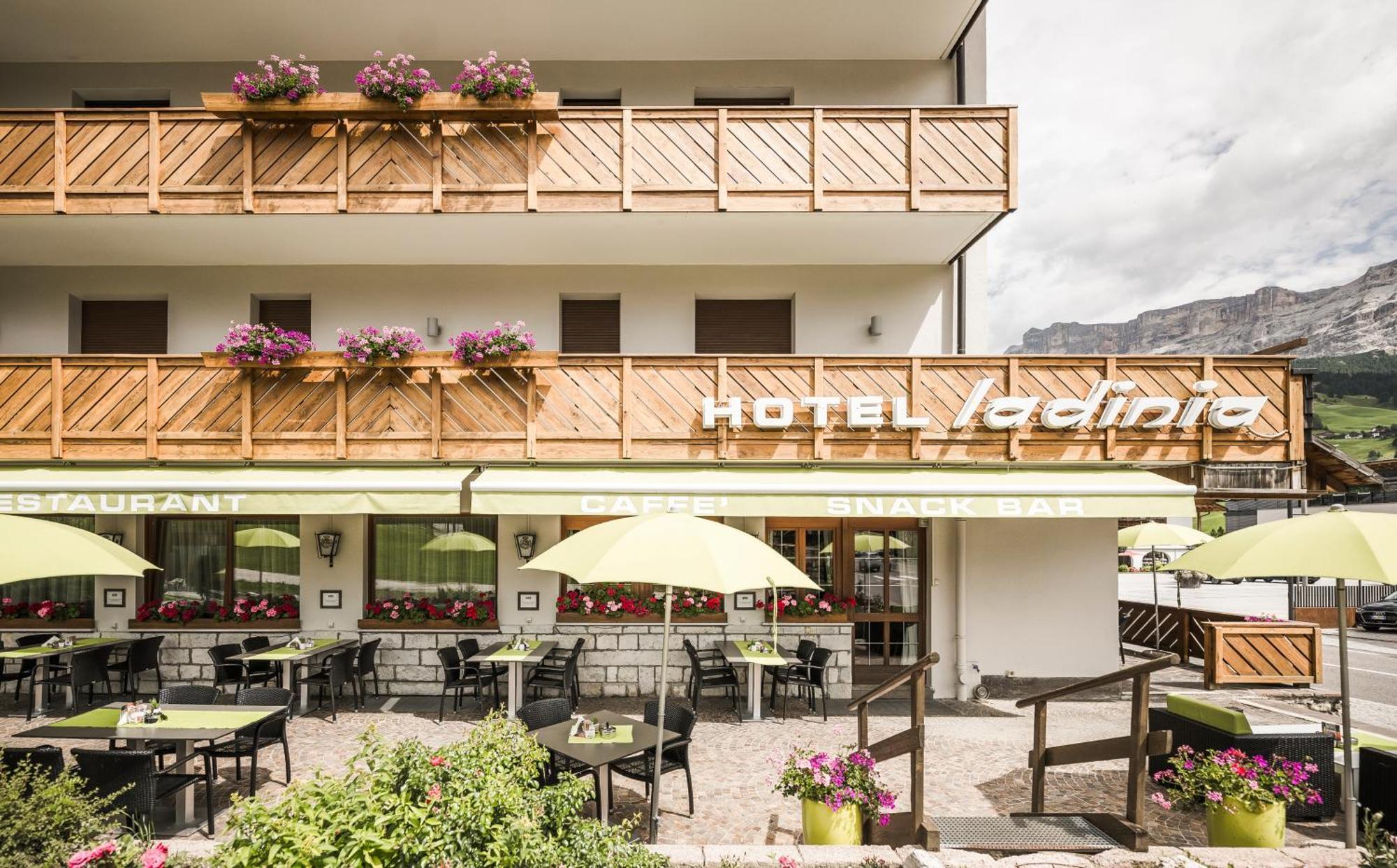 Hotel Ladinia La Villa  Dış mekan fotoğraf